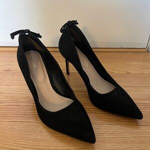 Size 7, Black Suede, 3.5in, Pointed Toe Heels
